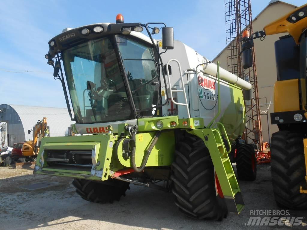 CLAAS Tucano 440 Зернозбиральні комбайни