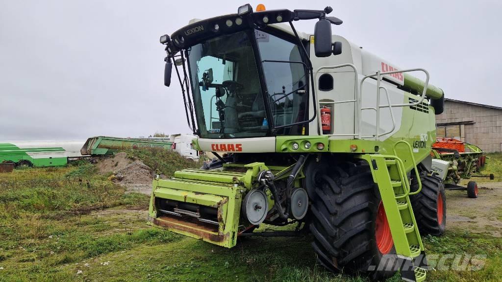 CLAAS Lexion 670 Зернозбиральні комбайни