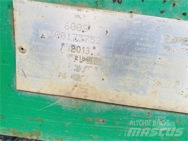JLG 600S Телескопічні підйомники