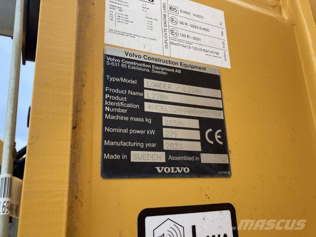 Volvo L 220 H Фронтальні навантажувачі