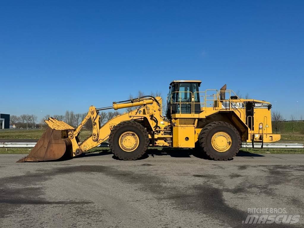 CAT 988H Фронтальні навантажувачі