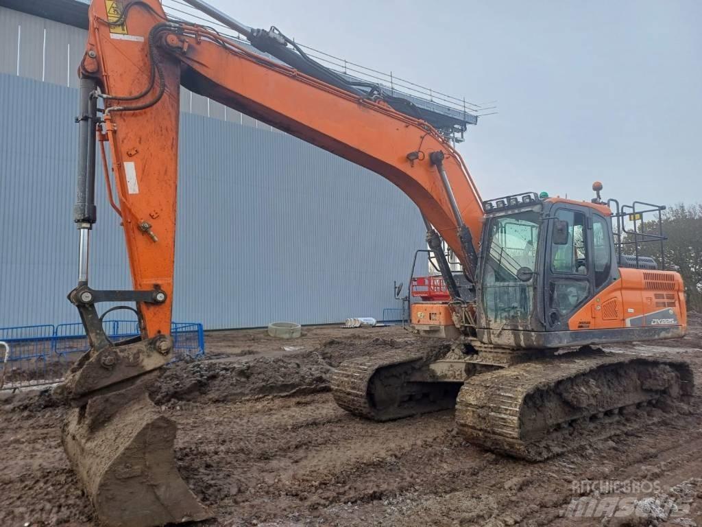 Doosan DX 225 LC-5 Гусеничні екскаватори