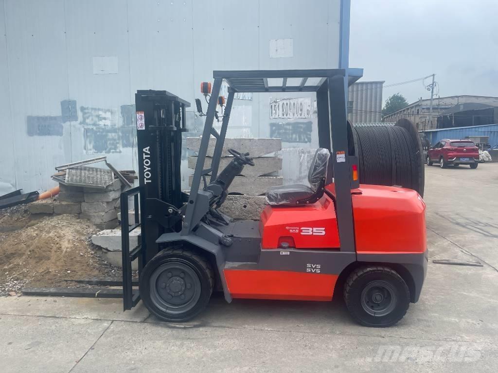 Toyota 3.5t Дизельні навантажувачі