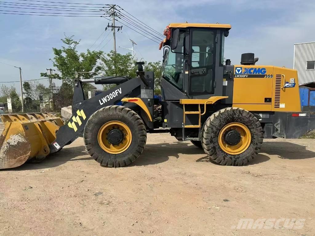 XCMG LW 300 F Фронтальні навантажувачі