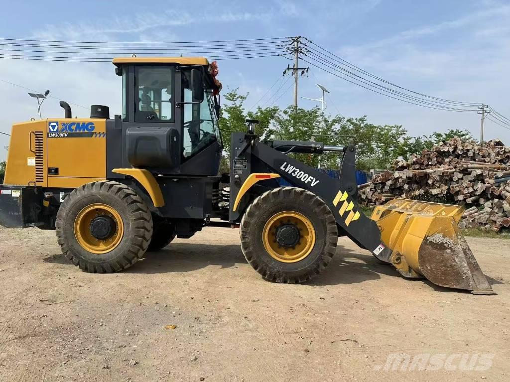 XCMG LW 300 F Фронтальні навантажувачі