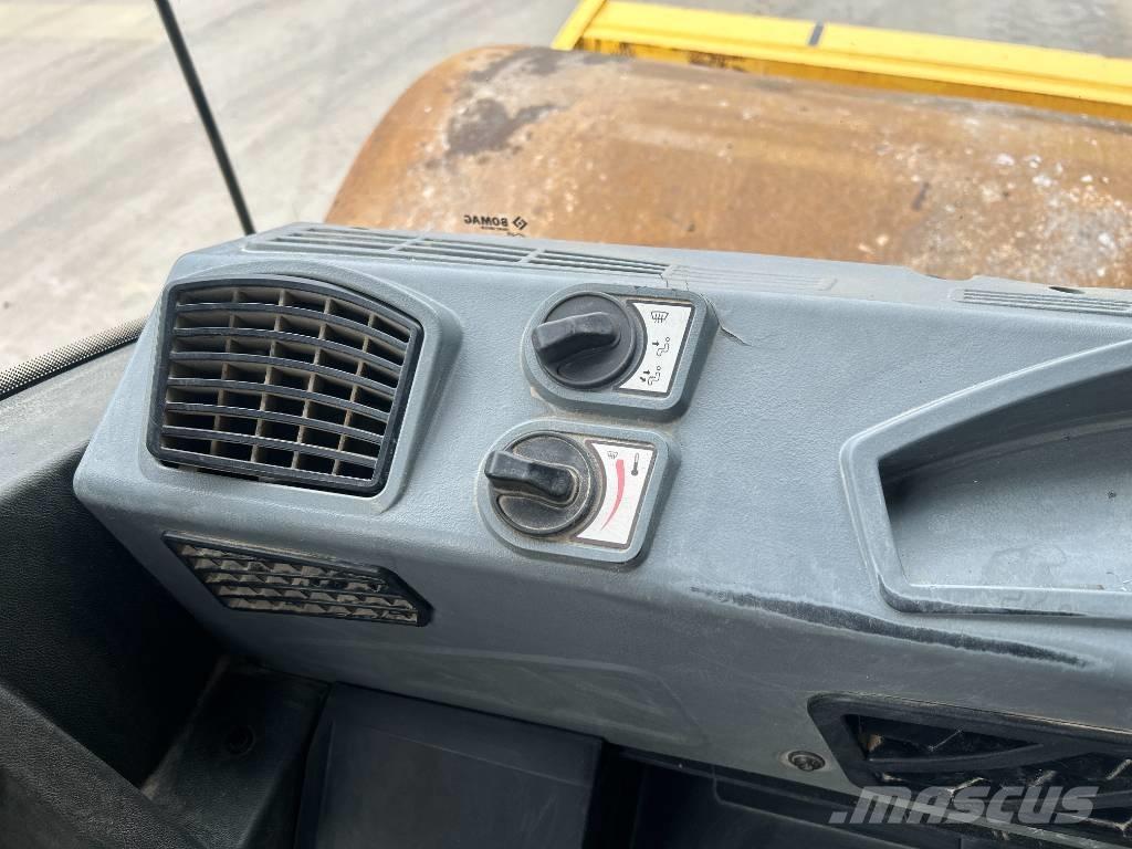 Bomag BW213D-5 Грунтові котки