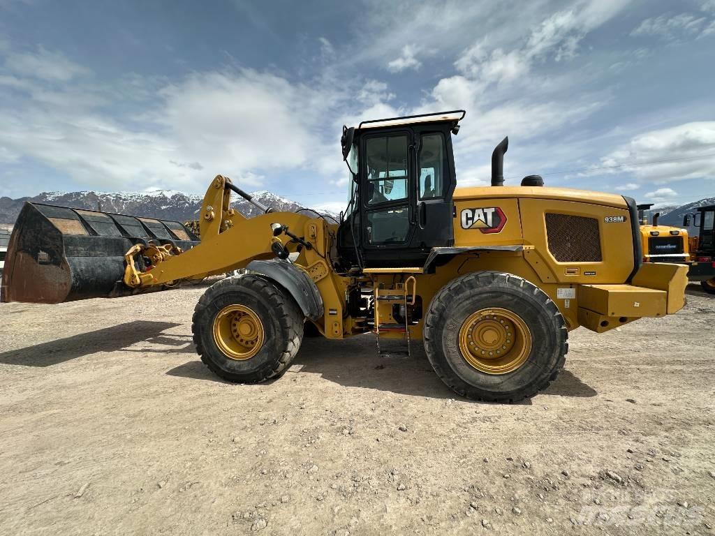 CAT 938M Фронтальні навантажувачі