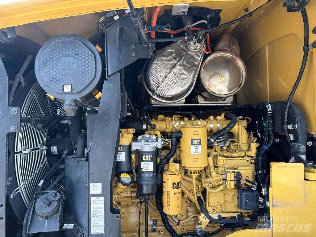 CAT 938M Фронтальні навантажувачі