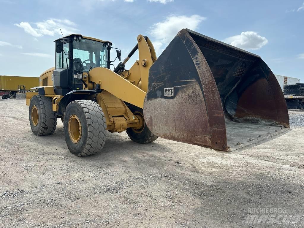 CAT 938M Фронтальні навантажувачі