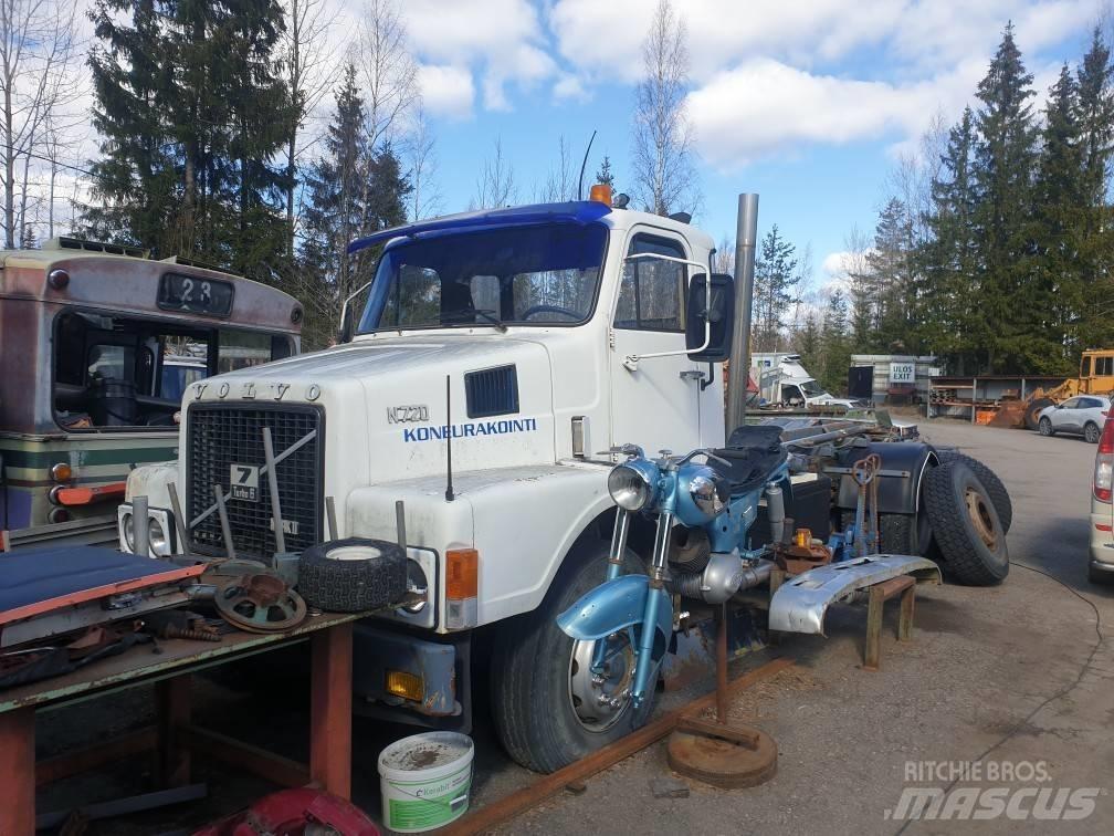 Volvo N7 4X2 Контейнеровози