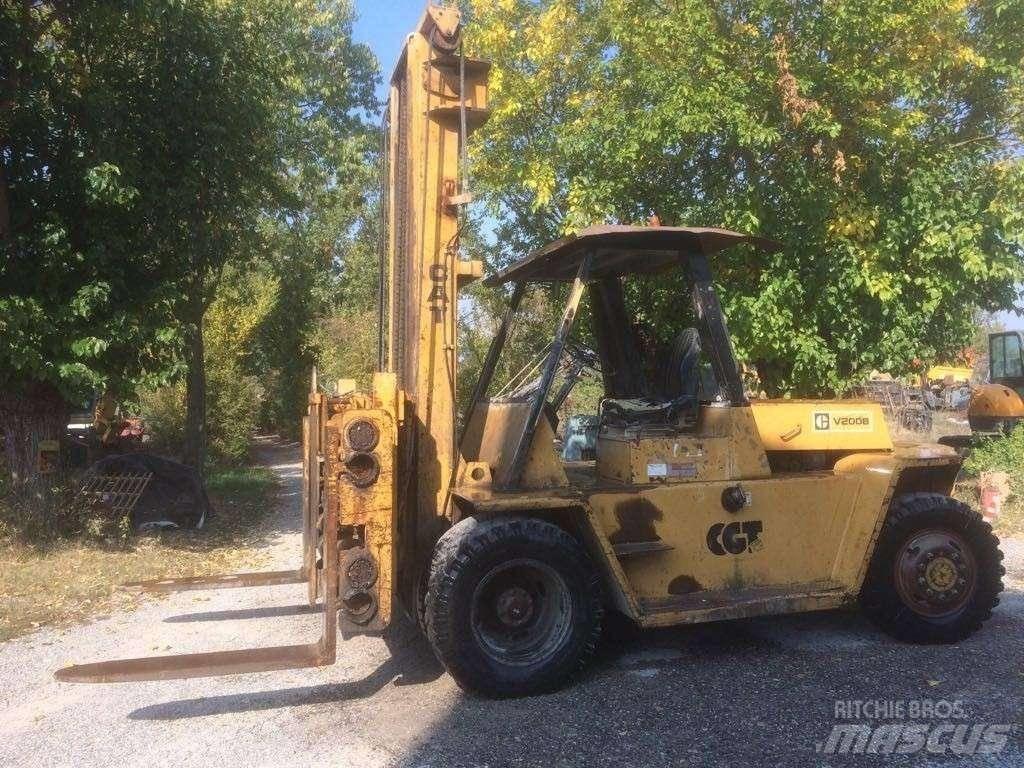 CAT V 200 B Дизельні навантажувачі