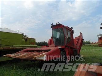New Idea 802 Зернозбиральні комбайни