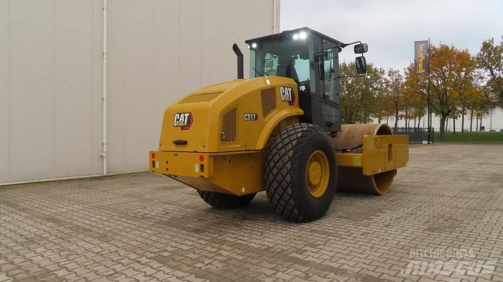 CAT CS17 Грунтові котки