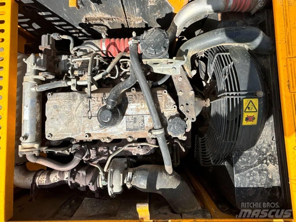 JCB JS 260 LC Гусеничні екскаватори