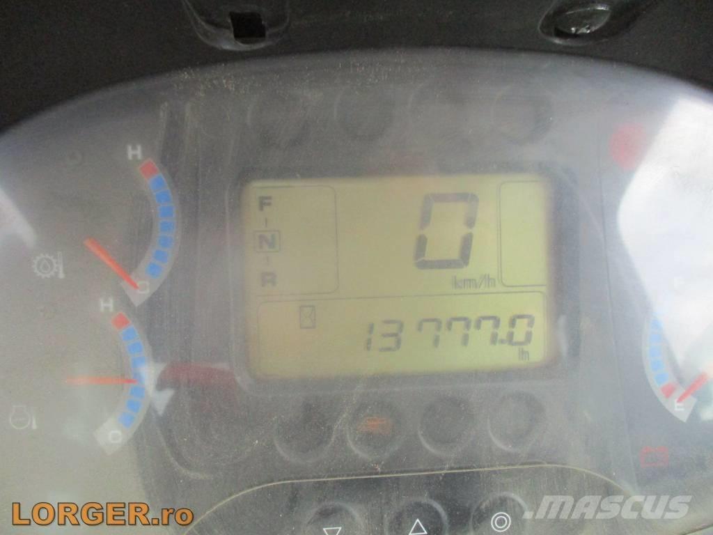 Hitachi ZW 250 Фронтальні навантажувачі