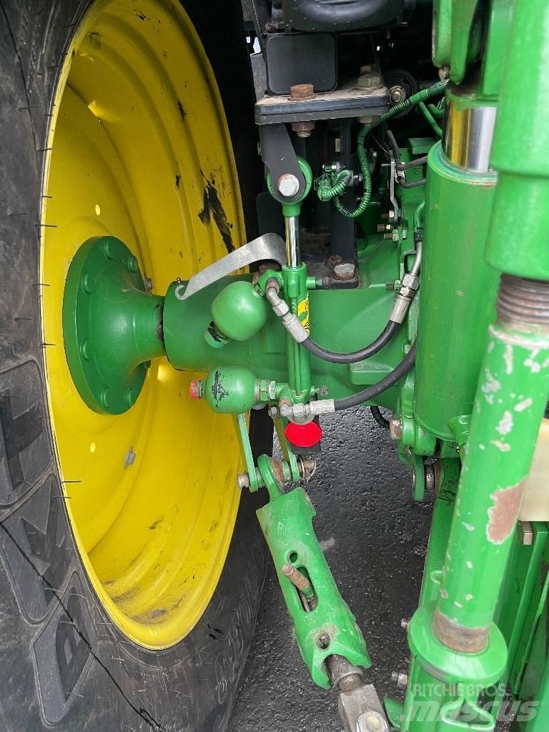 John Deere 6125R Трактори