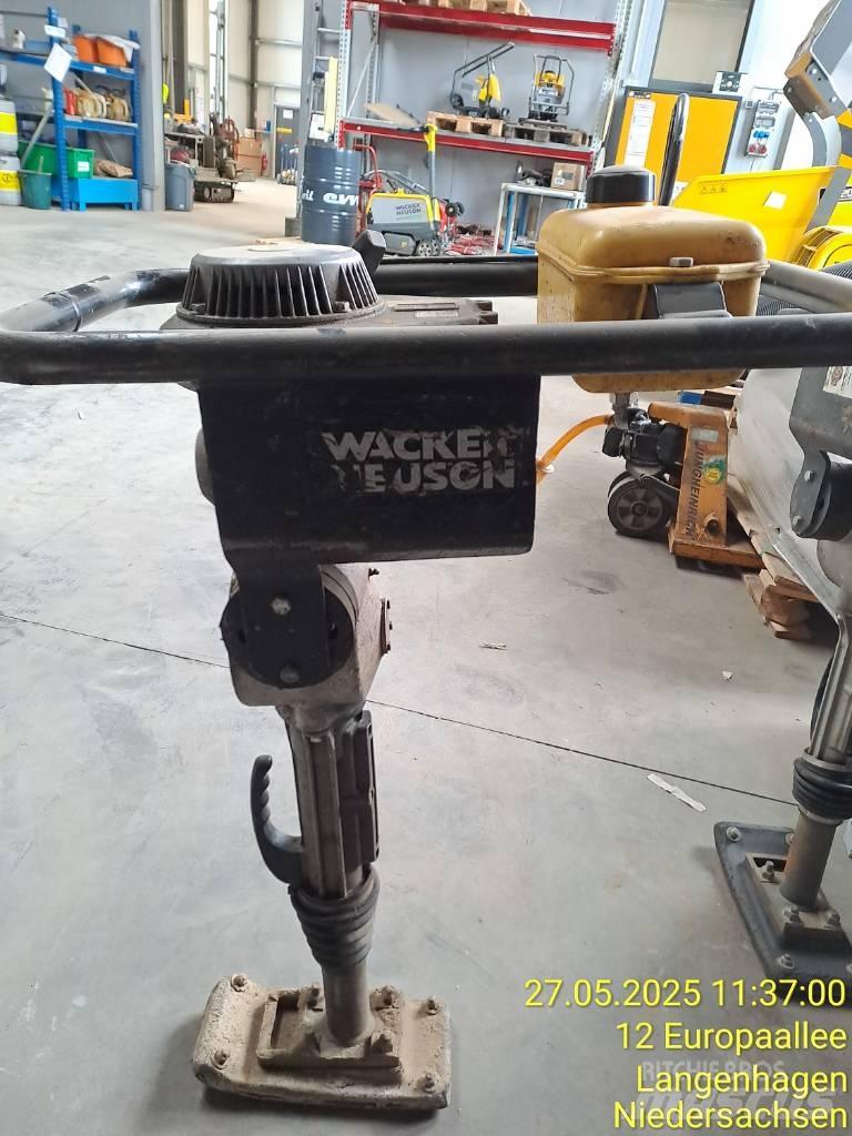 Wacker Neuson BS30 Трамбувальники