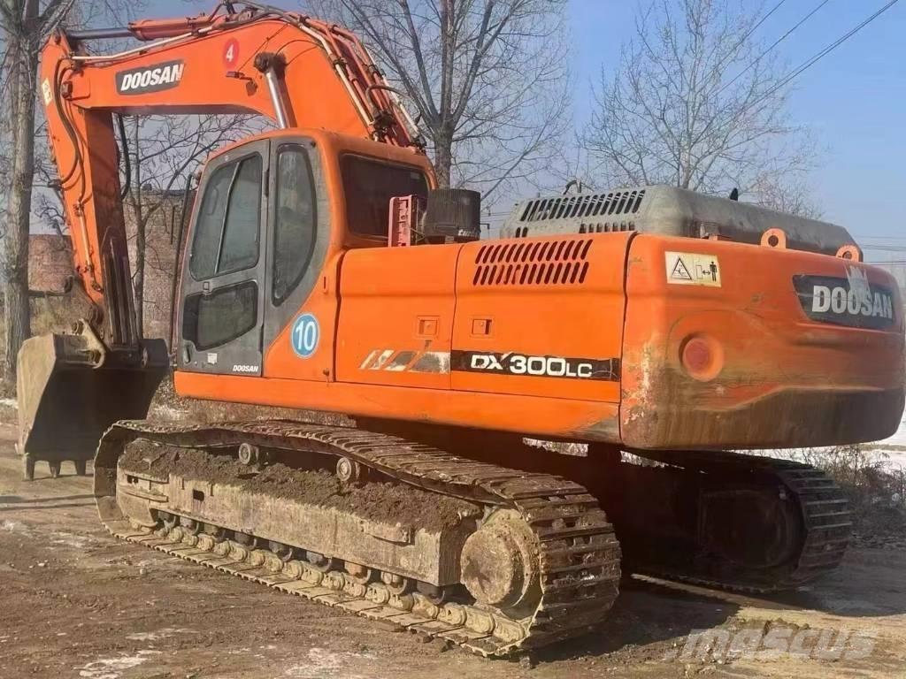 Doosan DX300 Гусеничні екскаватори