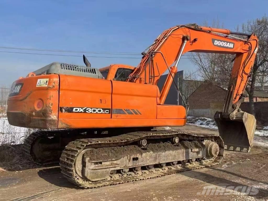 Doosan DX300 Гусеничні екскаватори