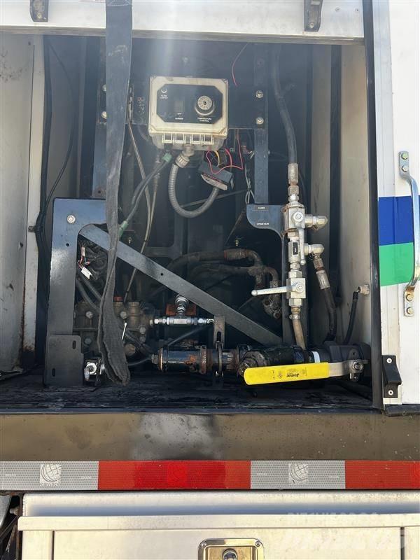 Kenworth T880 Комбі/Вакуумні вантажівки
