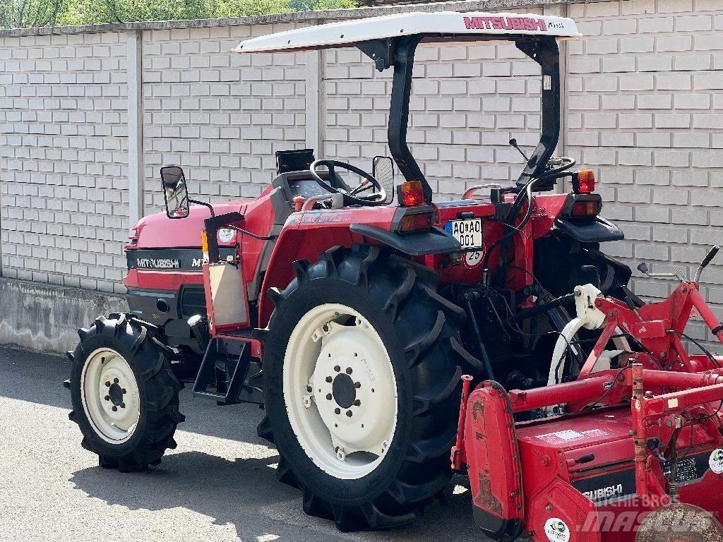 Mitsubishi MT368 Трактори