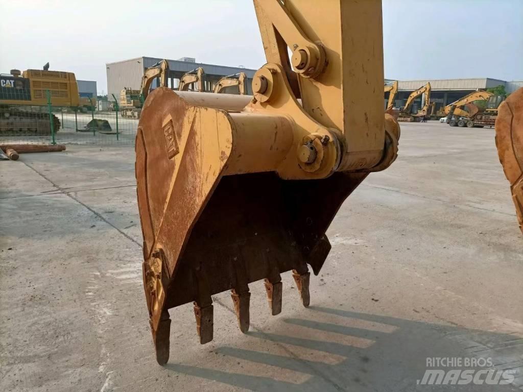 CAT 320GC Гусеничні екскаватори