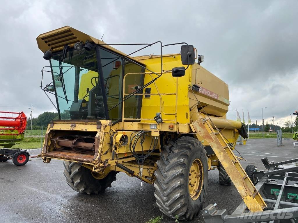 New Holland TF 46 Зернозбиральні комбайни