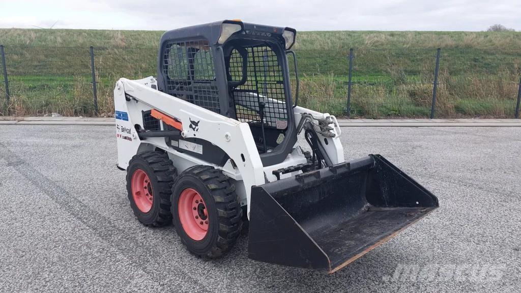 Bobcat S450 Фронтальні навантажувачі