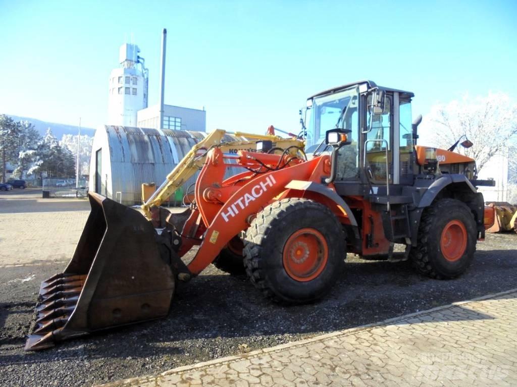 Hitachi ZW 180 Фронтальні навантажувачі