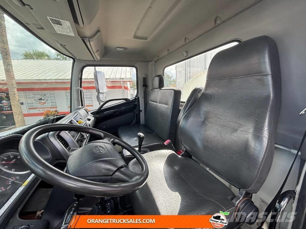 Hino 338 Поливальні машини