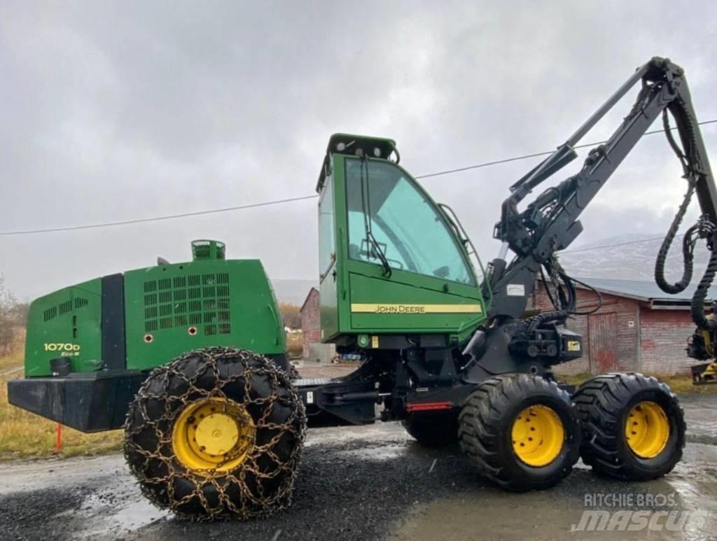 John Deere 1070 D Харвестери