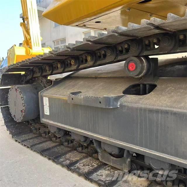 Komatsu PC 210 Гусеничні екскаватори