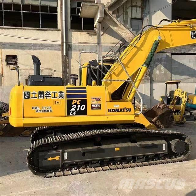 Komatsu PC 210 Гусеничні екскаватори