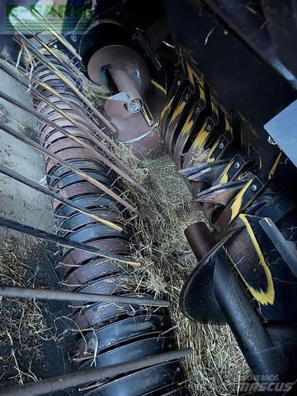 New Holland d1010 Тюкові прес-підбирачі