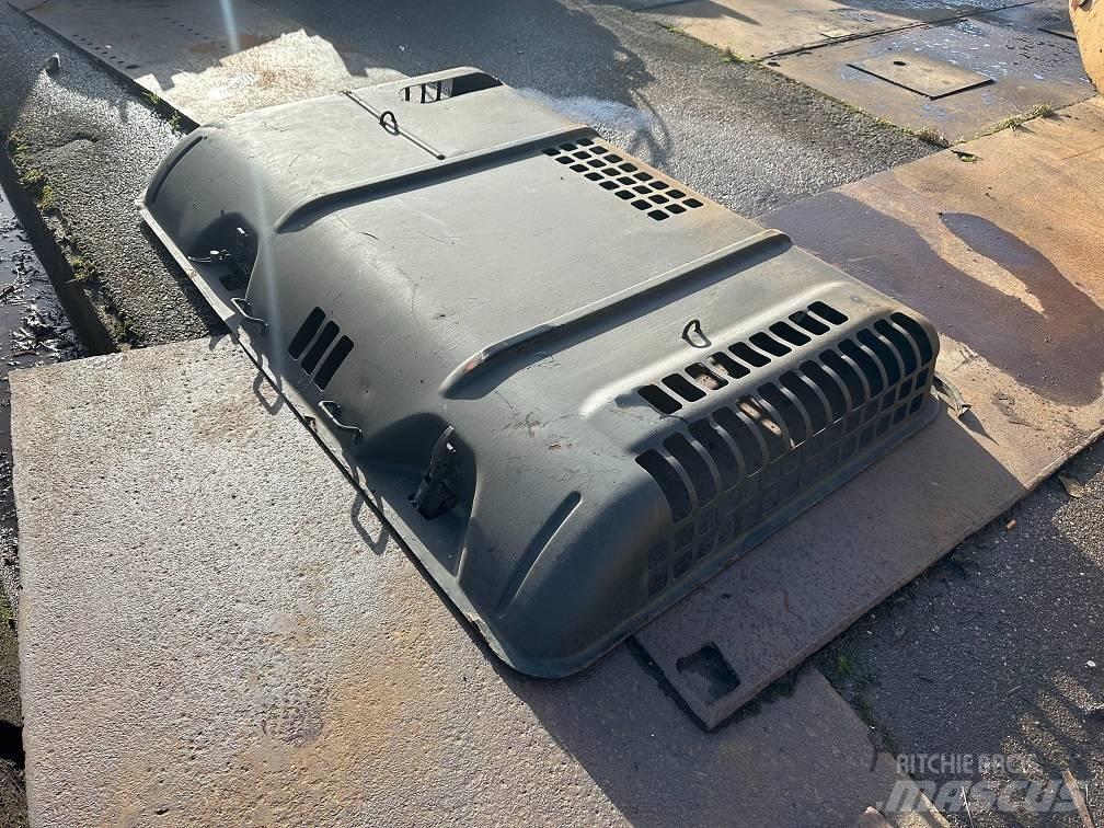 CAT 325DL hood Шасі