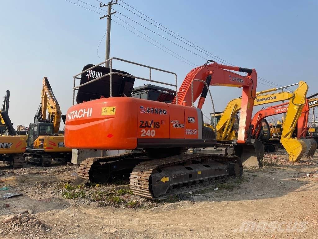 Hitachi ZX 240 Гусеничні екскаватори