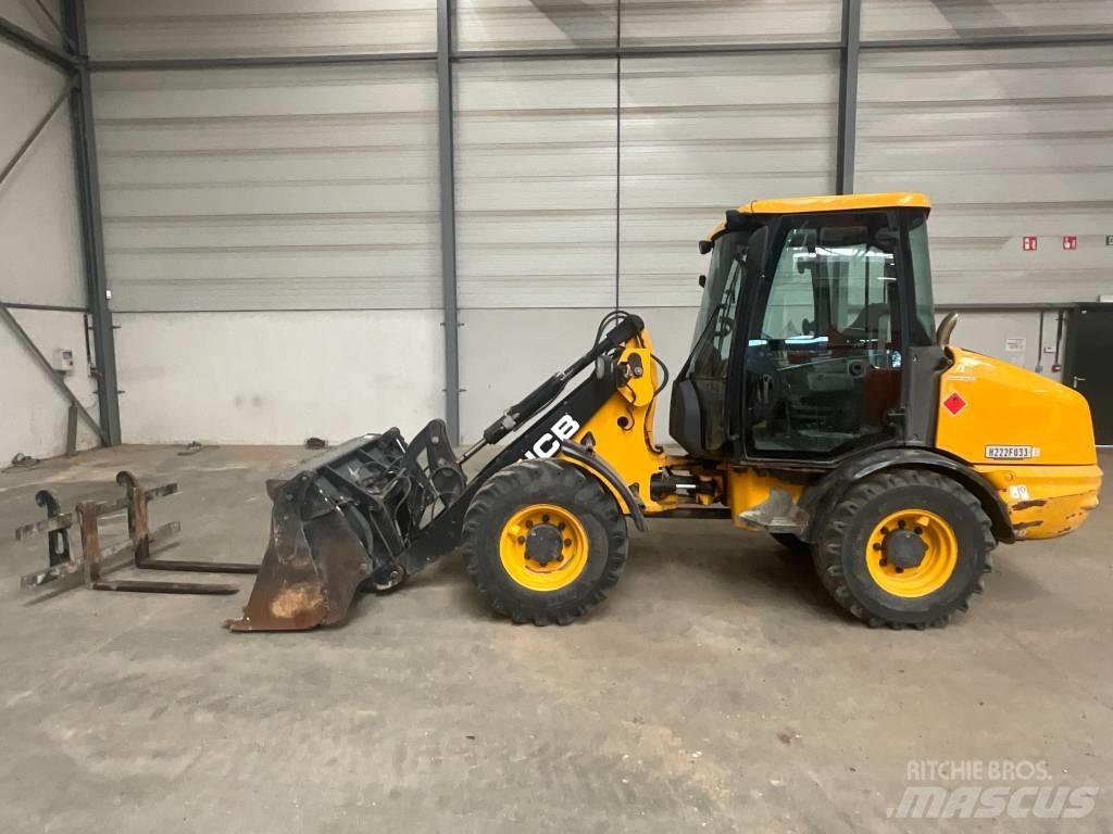 JCB 406 B Фронтальні навантажувачі