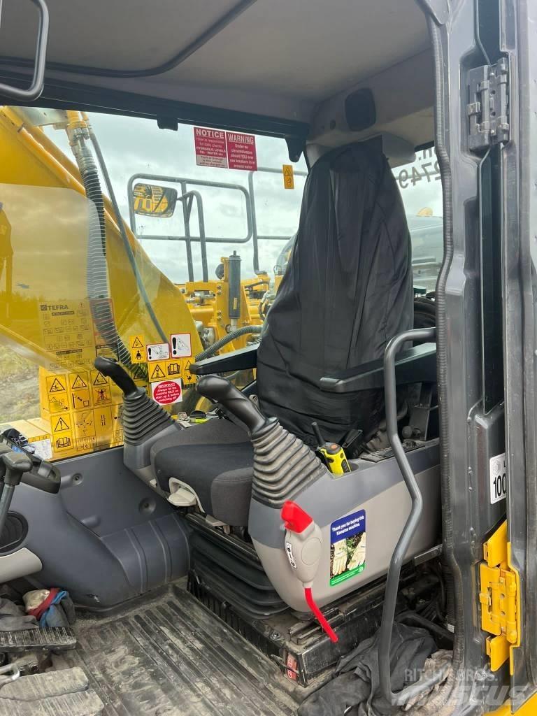 Komatsu PC210LC-11 Гусеничні екскаватори
