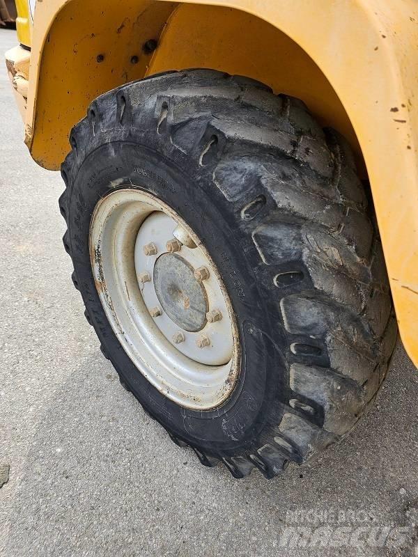 Volvo L 30 B Фронтальні навантажувачі