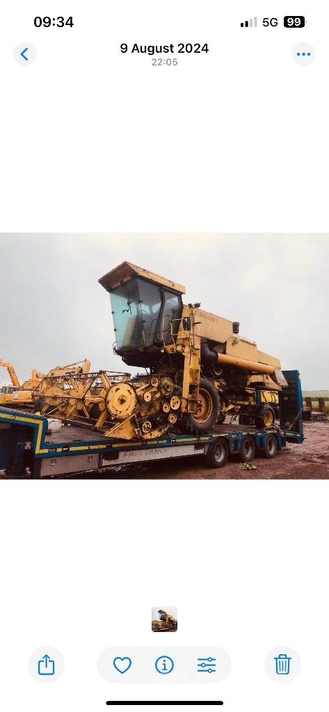 New Holland 8050 Зернозбиральні комбайни