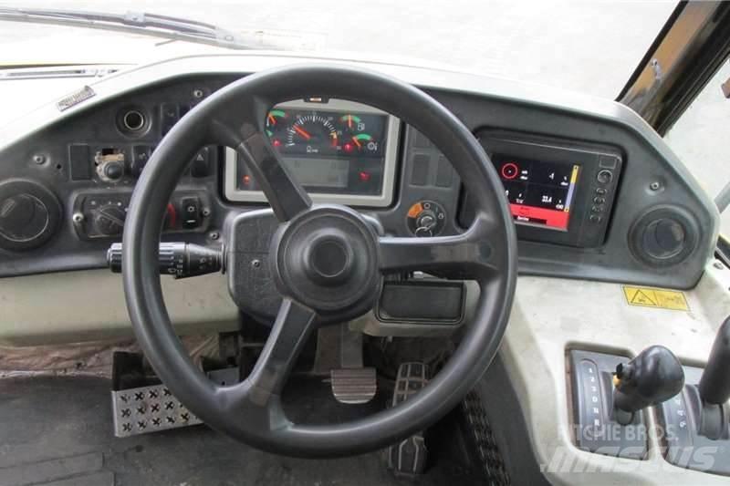 CAT 730C2 Зчленовані самоскиди