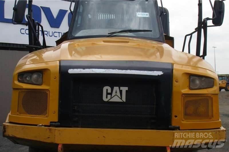 CAT 730C2 Зчленовані самоскиди