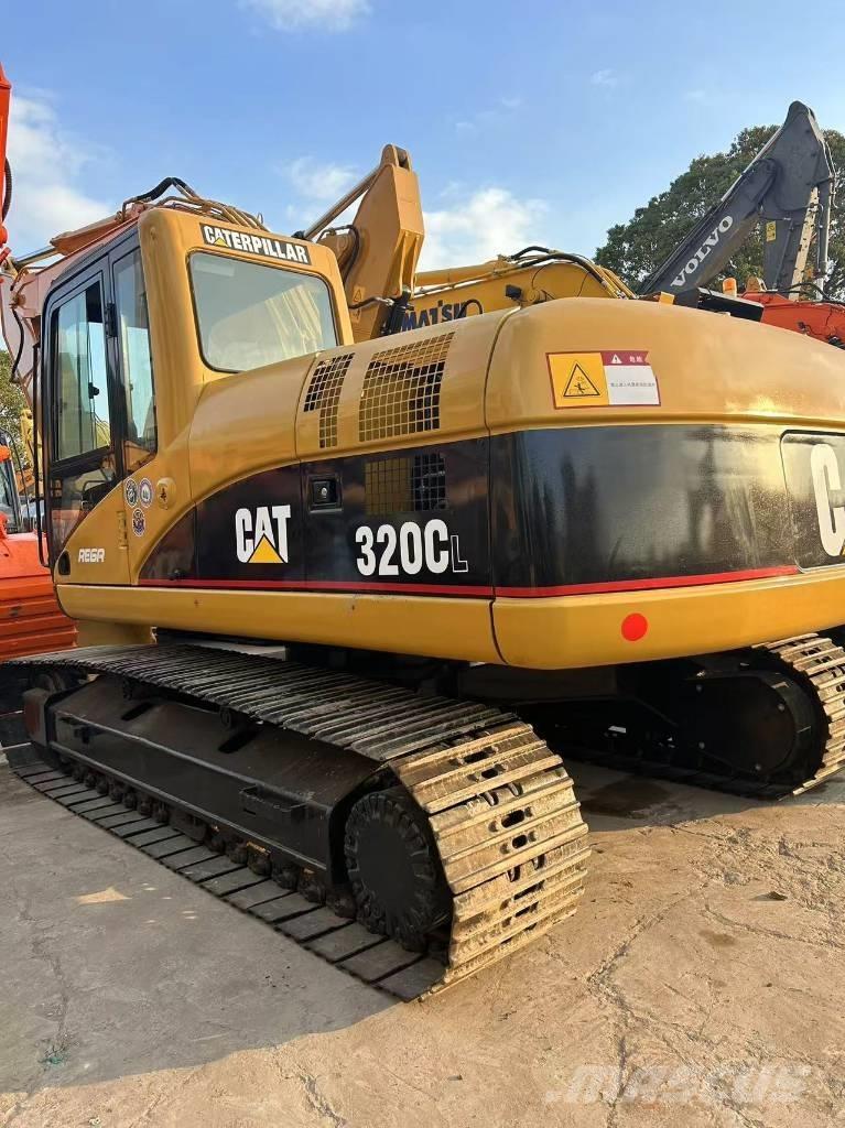 CAT 320 C L Гусеничні екскаватори