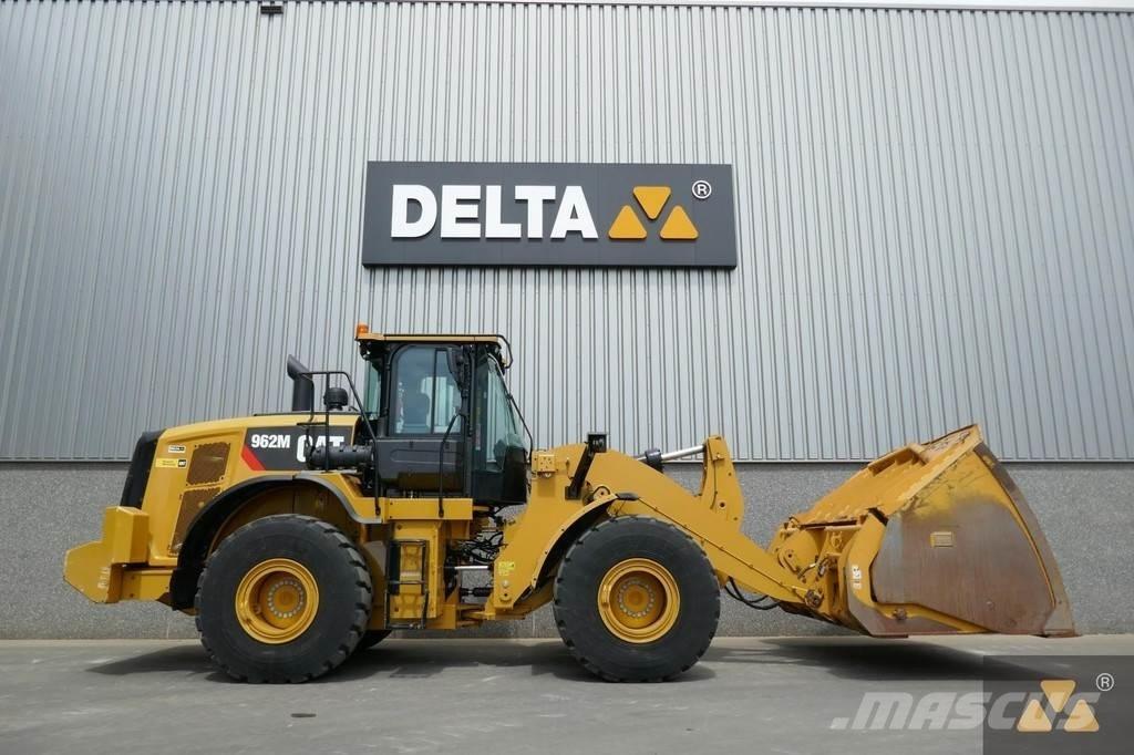 CAT 962M Фронтальні навантажувачі