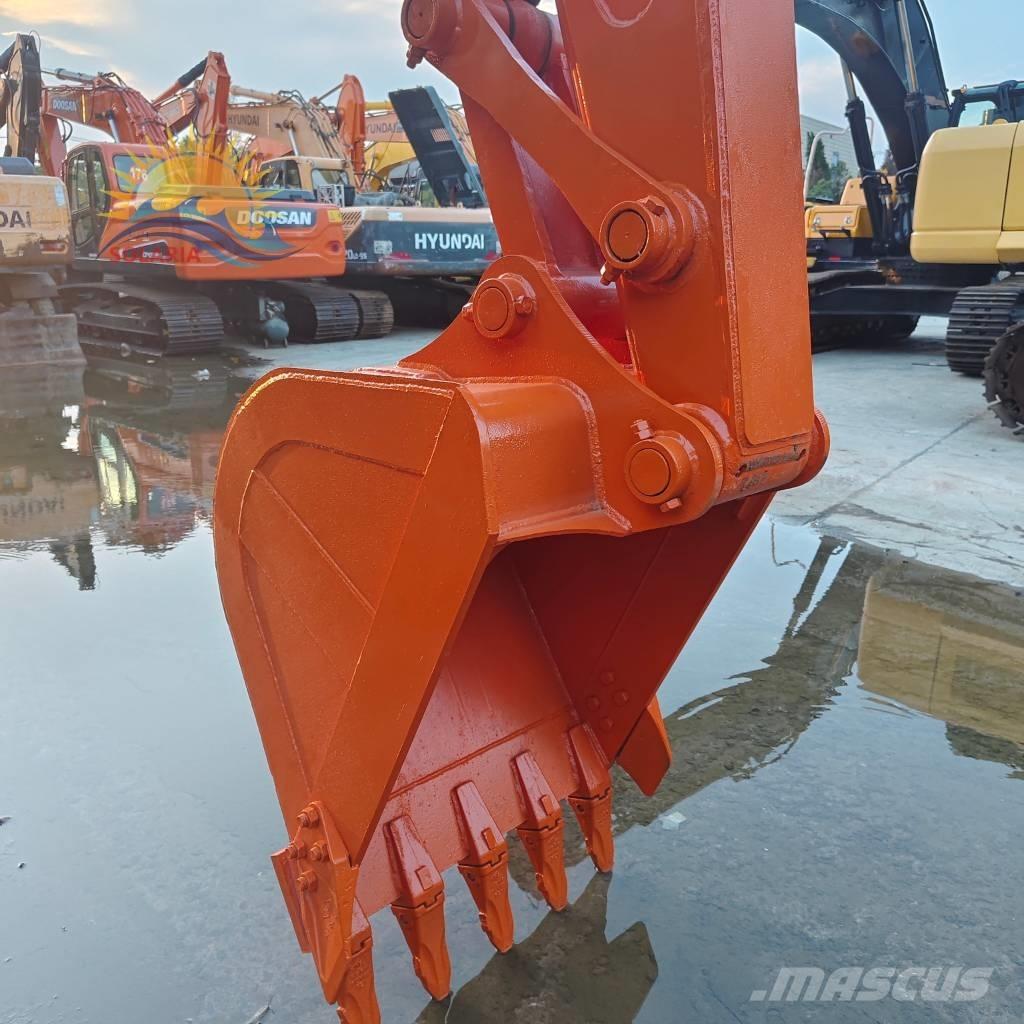 Hitachi ZX 120 Гусеничні екскаватори