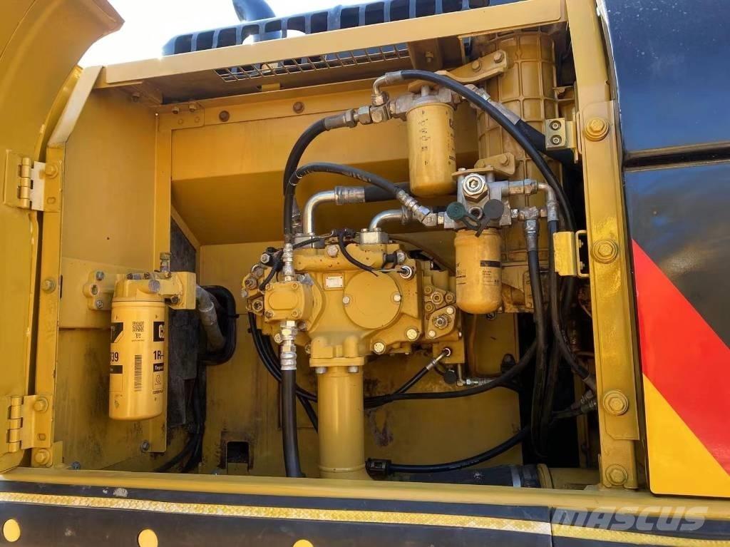 CAT 325 D Гусеничні екскаватори