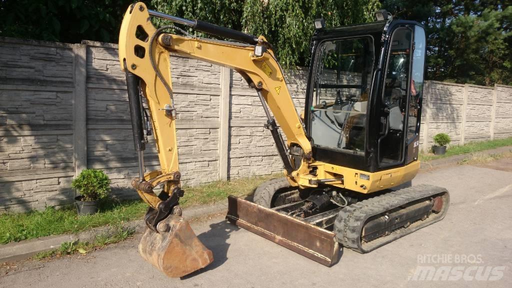 CAT 302.7 D Середні екскаватори 7т. - 12т.