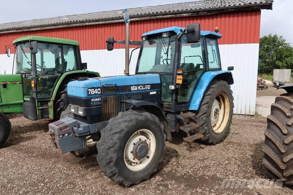 New Holland 7840 Трактори