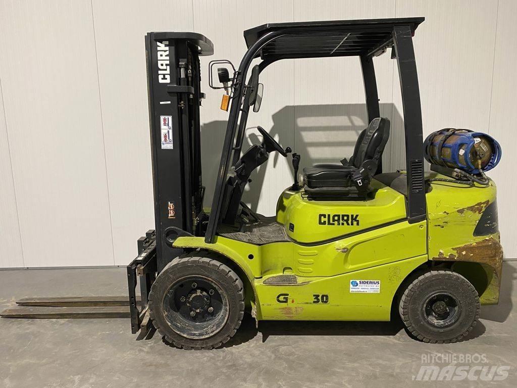 Clark GTS30 Газові навантажувачі
