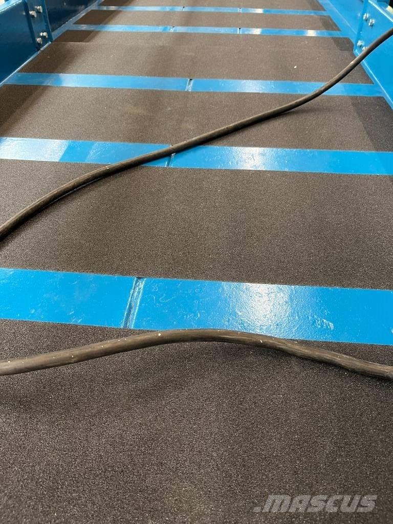  up richt X32N Підйомники-ножиці